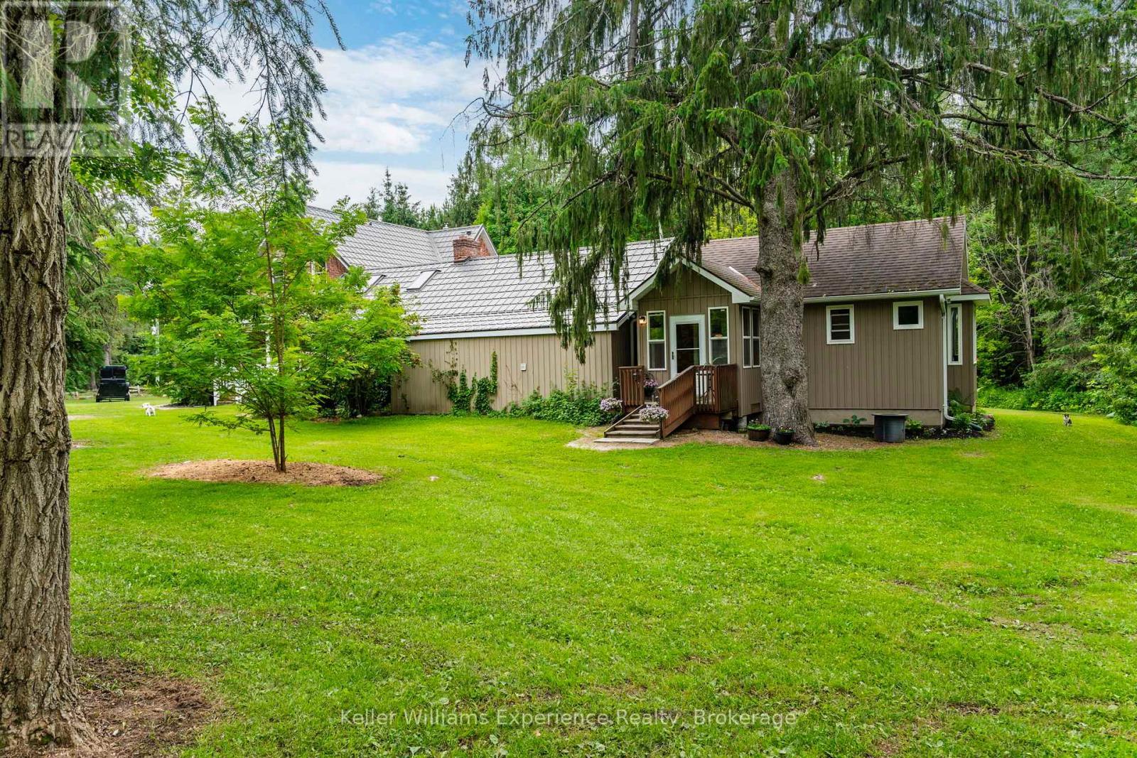 3744 Flos 4 Road W, Springwater, ON - Outdoor