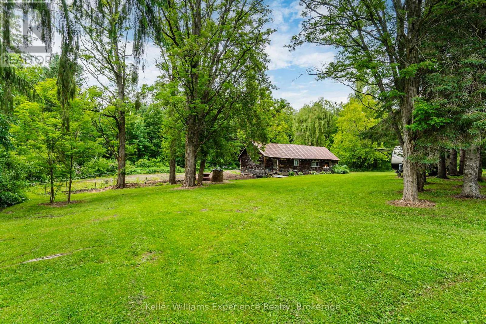 3744 Flos 4 Road W, Springwater, ON - Outdoor
