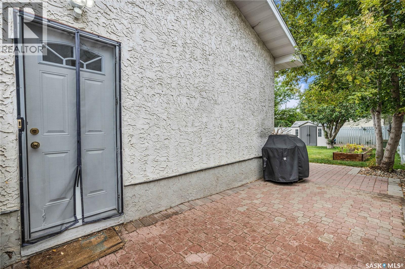 26 Fyfe Street, Regina, SK - Outdoor With Exterior