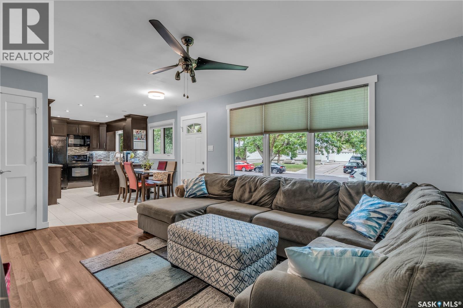 26 Fyfe Street, Regina, SK - Indoor Photo Showing Living Room