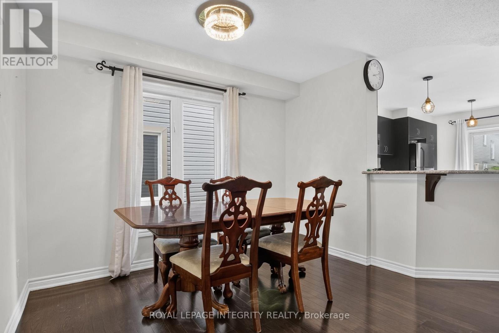 414 Meadowhawk Crescent, Ottawa, ON - Indoor Photo Showing Dining Room