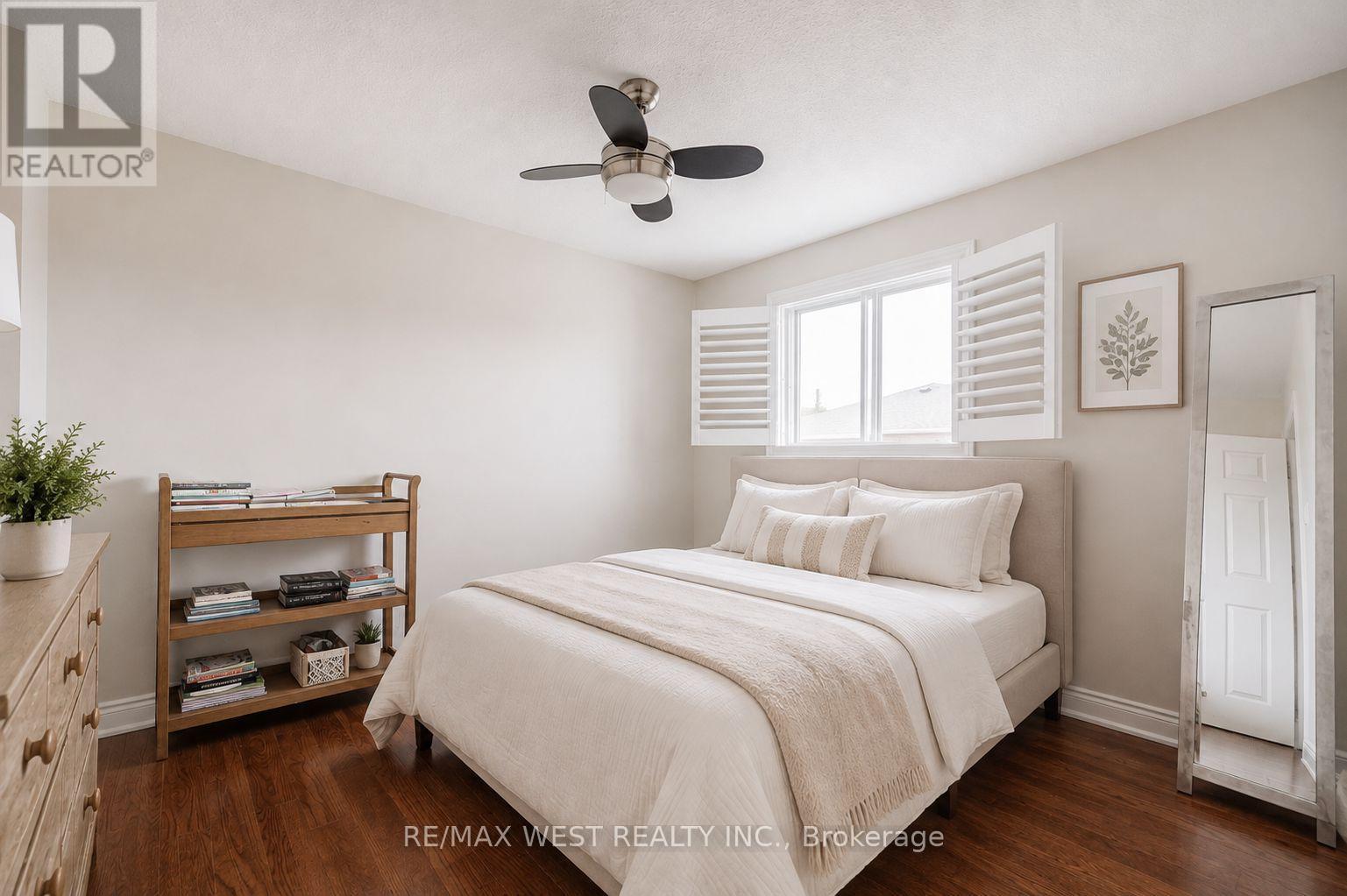 8 Ballycastle Crescent, Brampton, ON - Indoor Photo Showing Bedroom