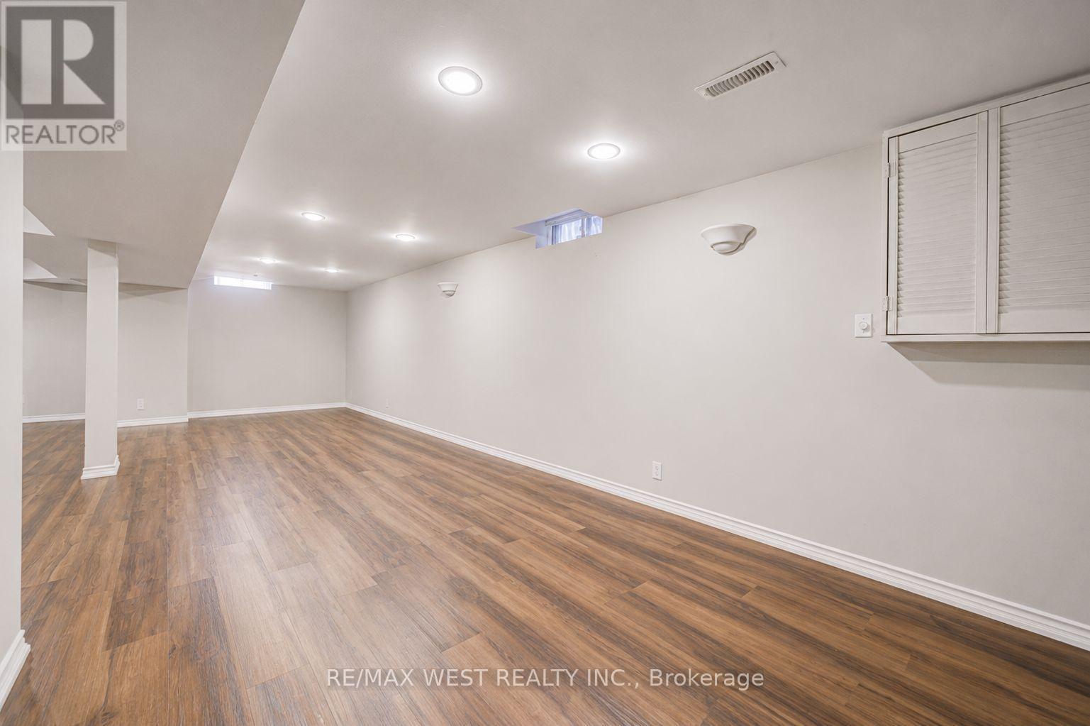 8 Ballycastle Crescent, Brampton, ON - Indoor Photo Showing Other Room
