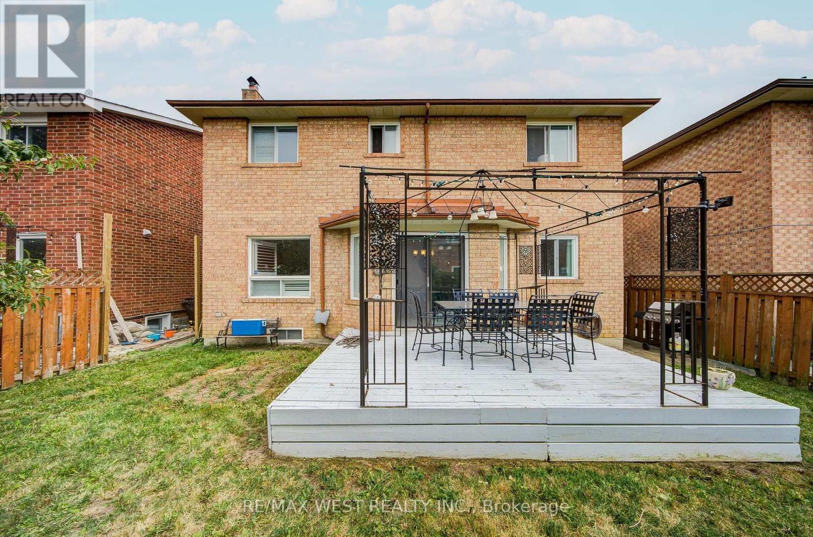 8 Ballycastle Crescent, Brampton, ON - Outdoor With Deck Patio Veranda With Exterior