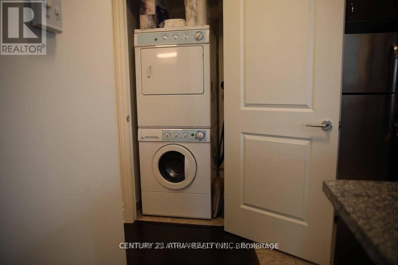 602 - 111 Upper Duke Crescent, Markham, ON - Indoor Photo Showing Laundry Room