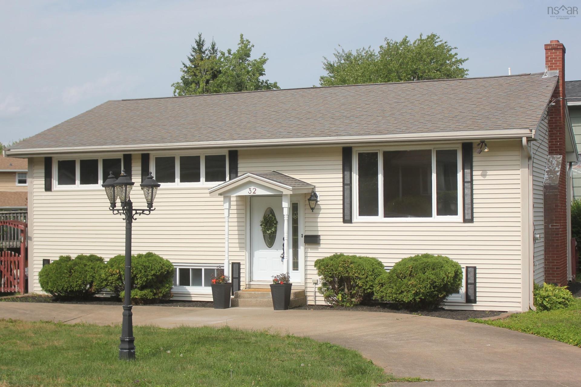 32 Swan Crescent, Halifax, NS - Outdoor