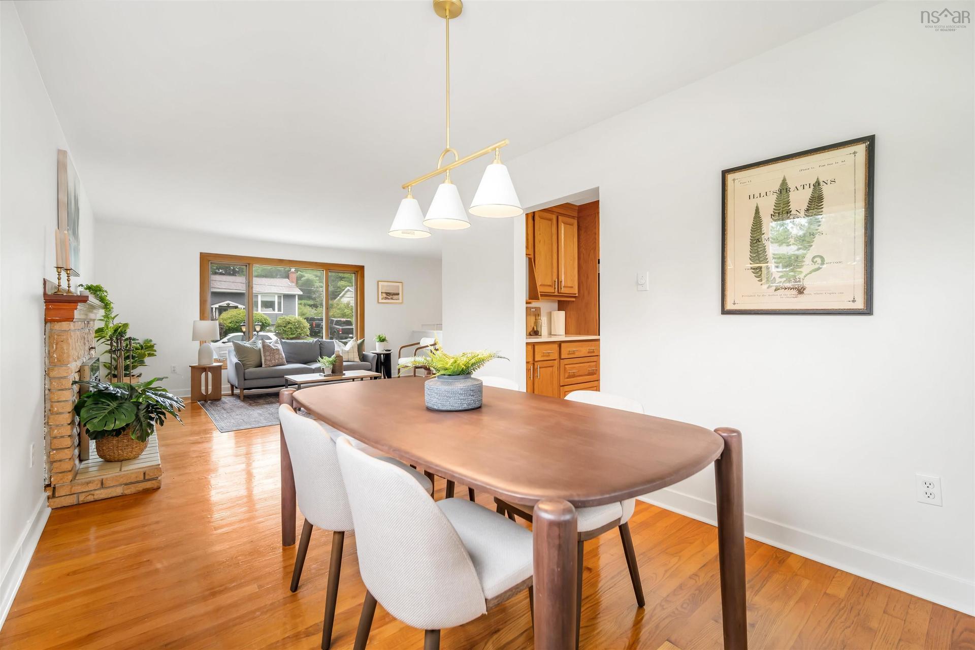 32 Swan Crescent, Halifax, NS - Indoor Photo Showing Living Room