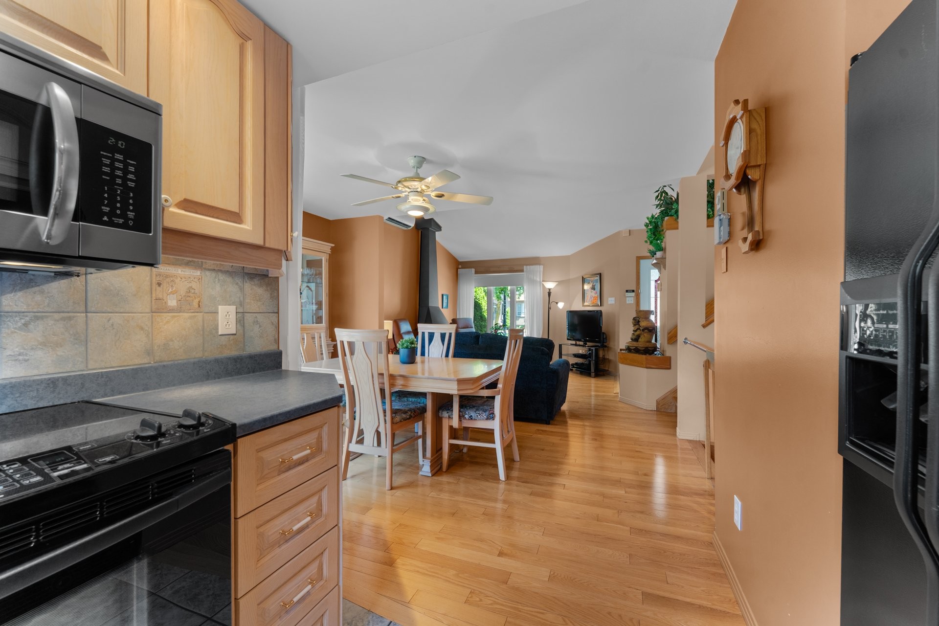Kitchen - 15963 Rue Bellerive, Montréal (Rivière-Des-Prairies/Pointe-Aux-Trembles), QC - Indoor