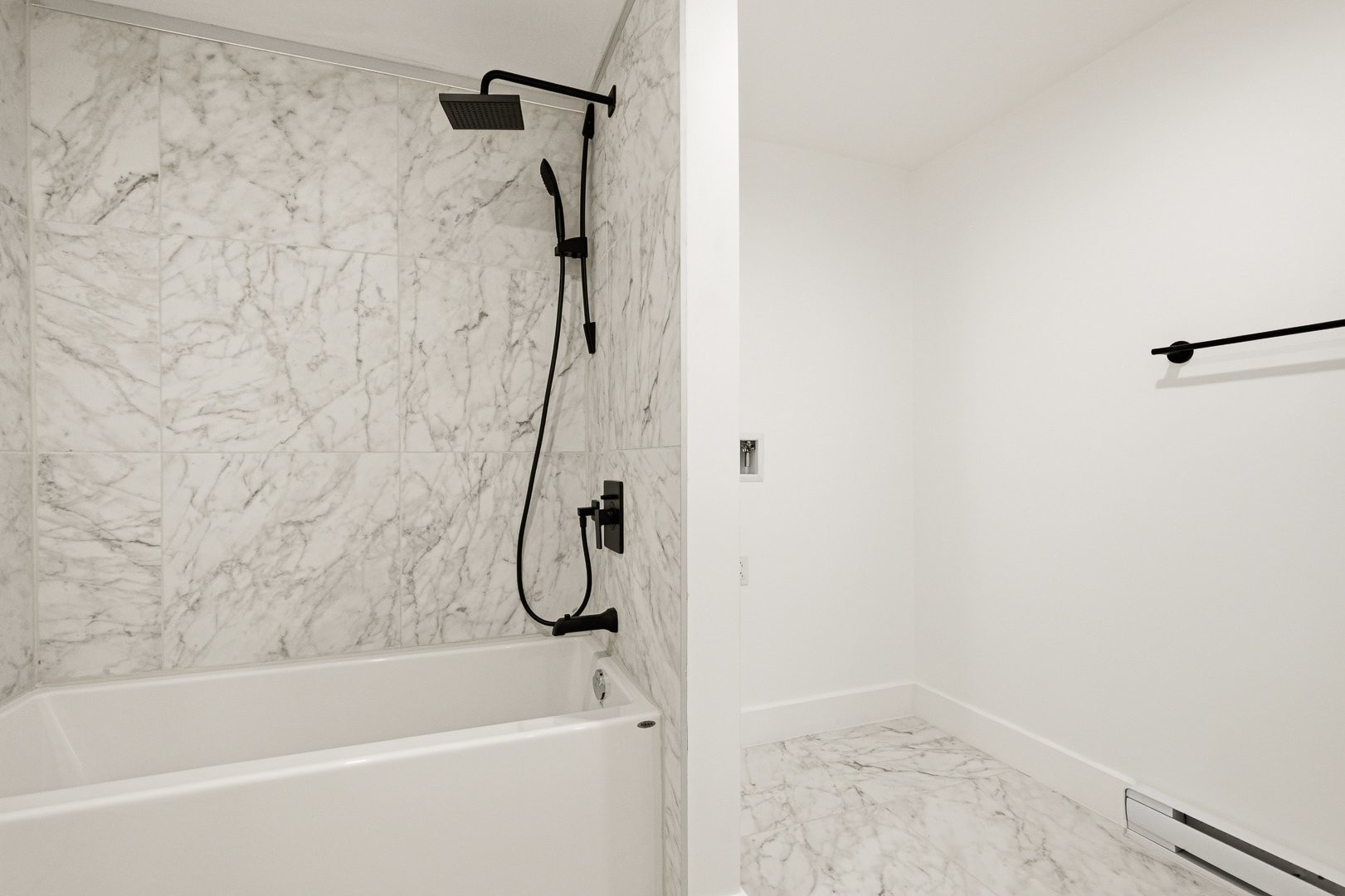Salle de bains - 3722 Rue Gertrude, Montréal (Verdun/Île-Des-Soeurs), QC - Indoor Photo Showing Bathroom