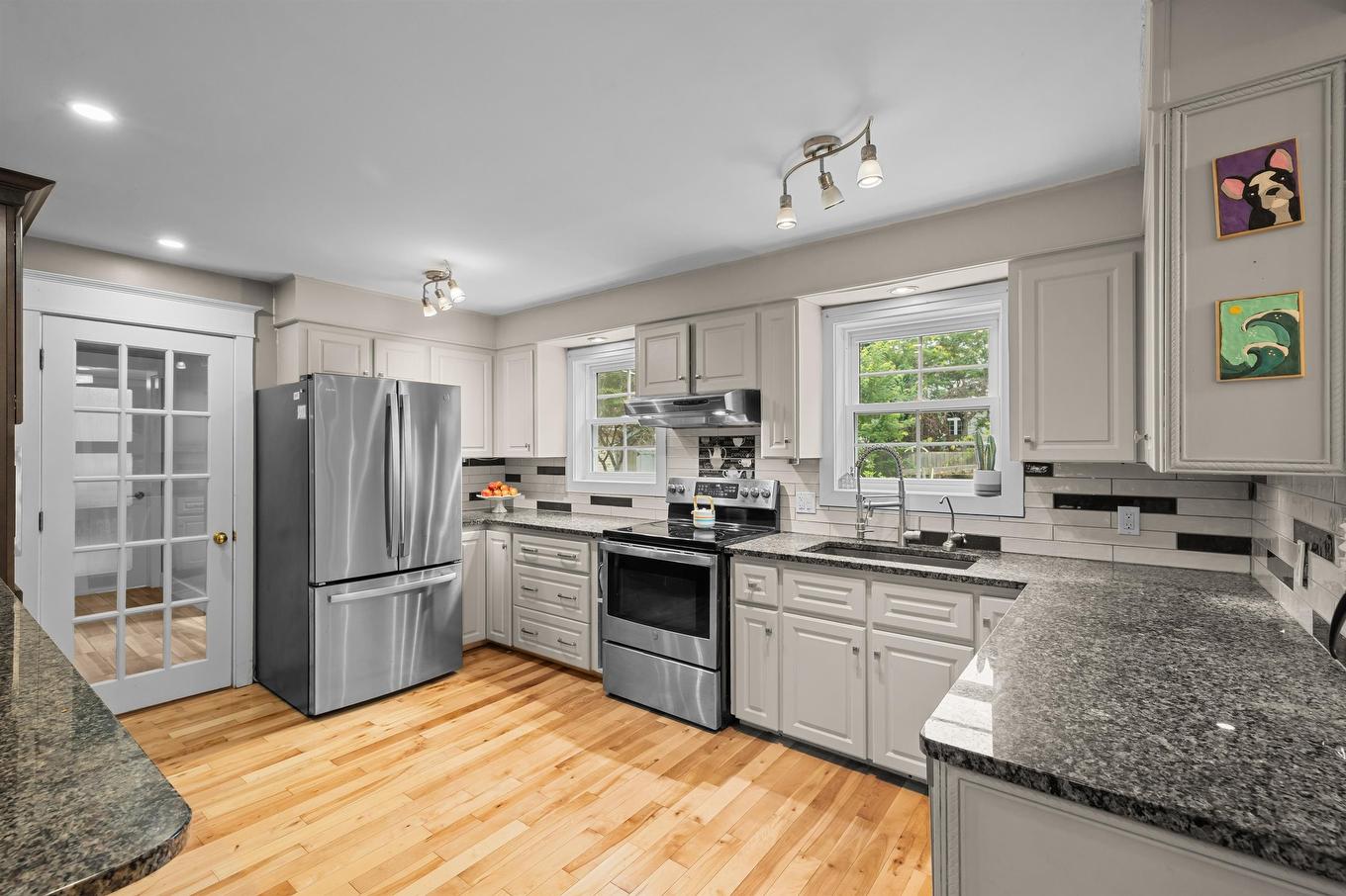 53 Parkside Drive, Charlottetown, PE - Indoor Photo Showing Kitchen
