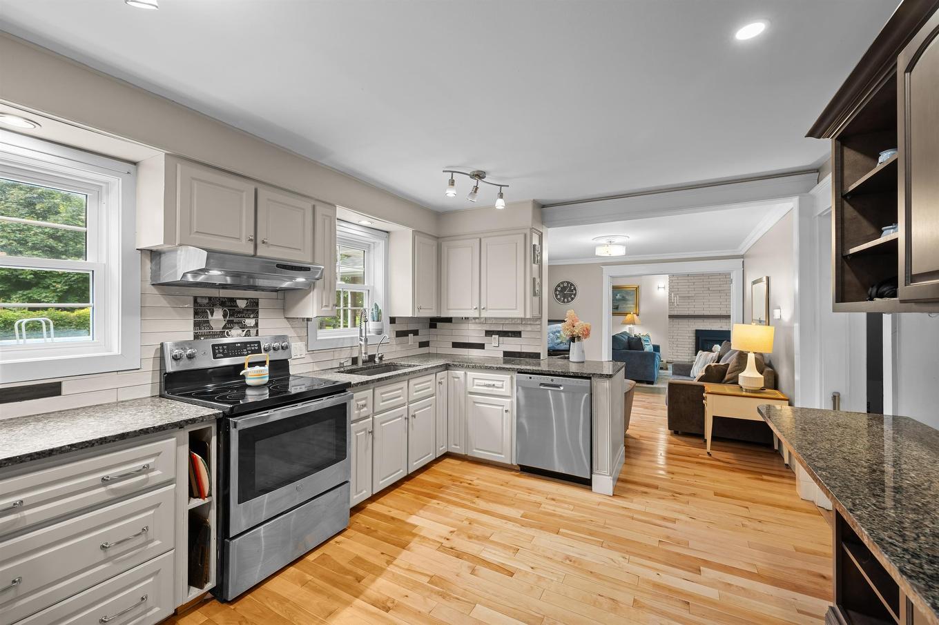 53 Parkside Drive, Charlottetown, PE - Indoor Photo Showing Kitchen