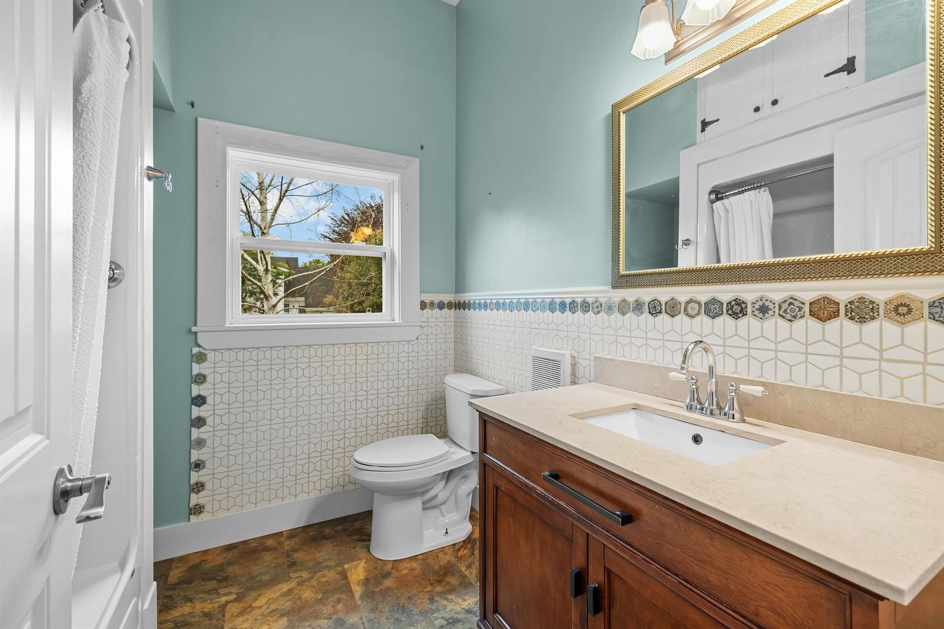 53 Parkside Drive, Charlottetown, PE - Indoor Photo Showing Bathroom