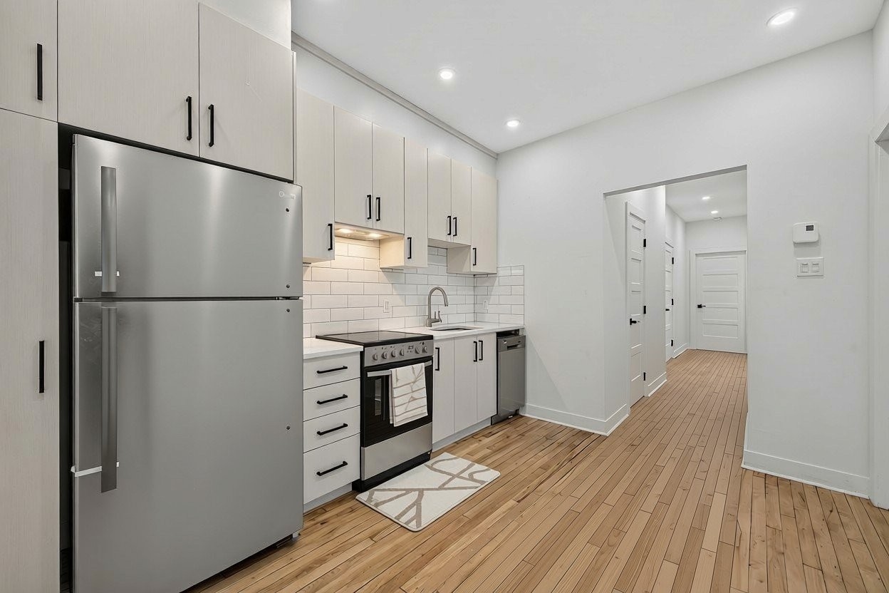 Kitchen - 3718 Rue Joseph, Montréal (Verdun/Île-Des-Soeurs), QC - Indoor Photo Showing Kitchen With Upgraded Kitchen