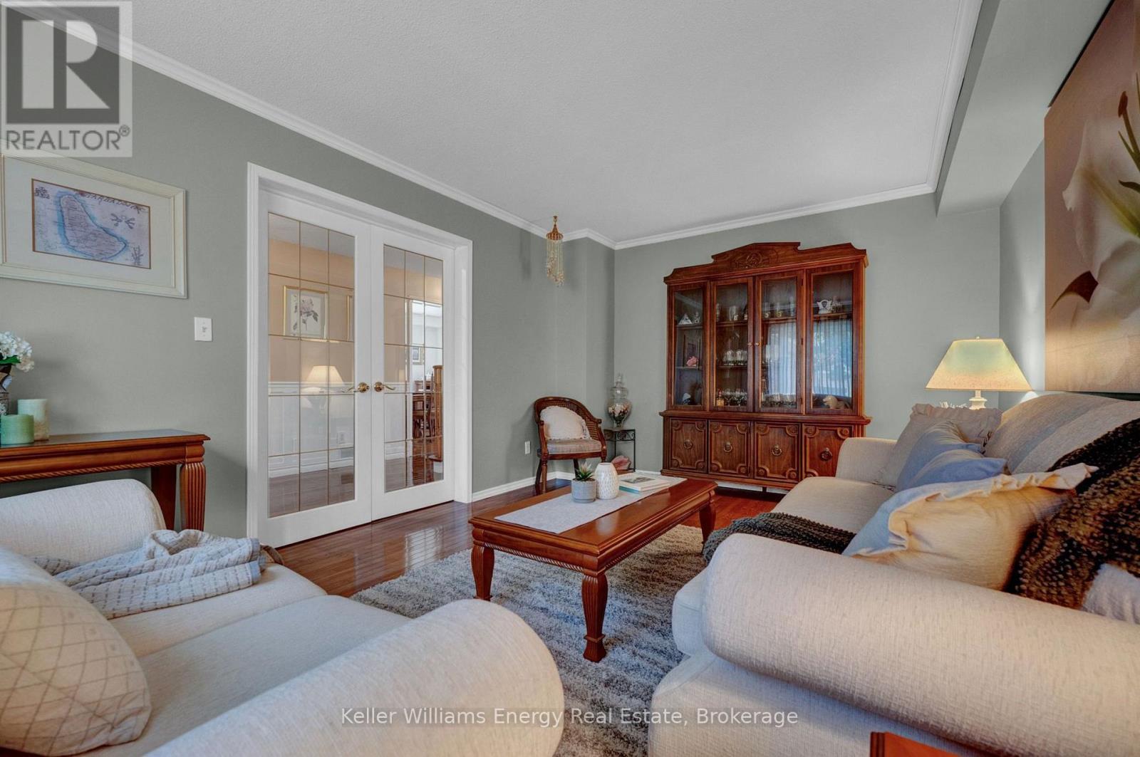 2 Murkar Crescent, Whitby (Blue Grass Meadows), ON - Indoor Photo Showing Living Room