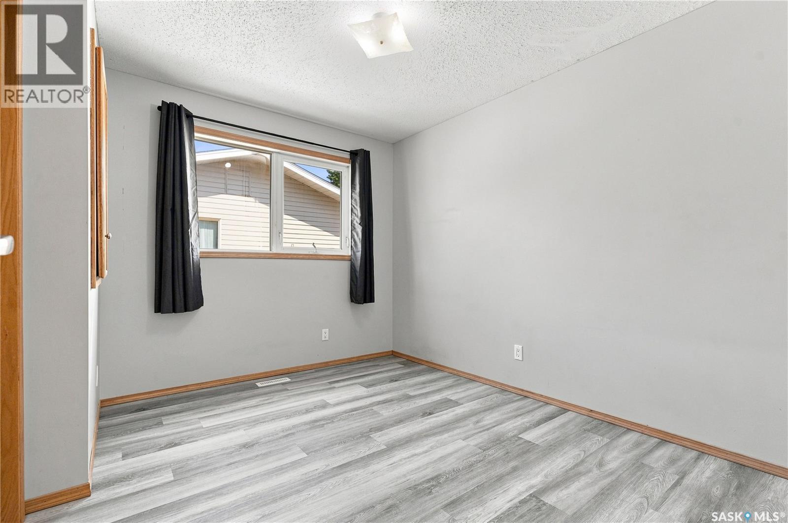 205 Imperial Street, Saskatoon, SK - Indoor Photo Showing Other Room