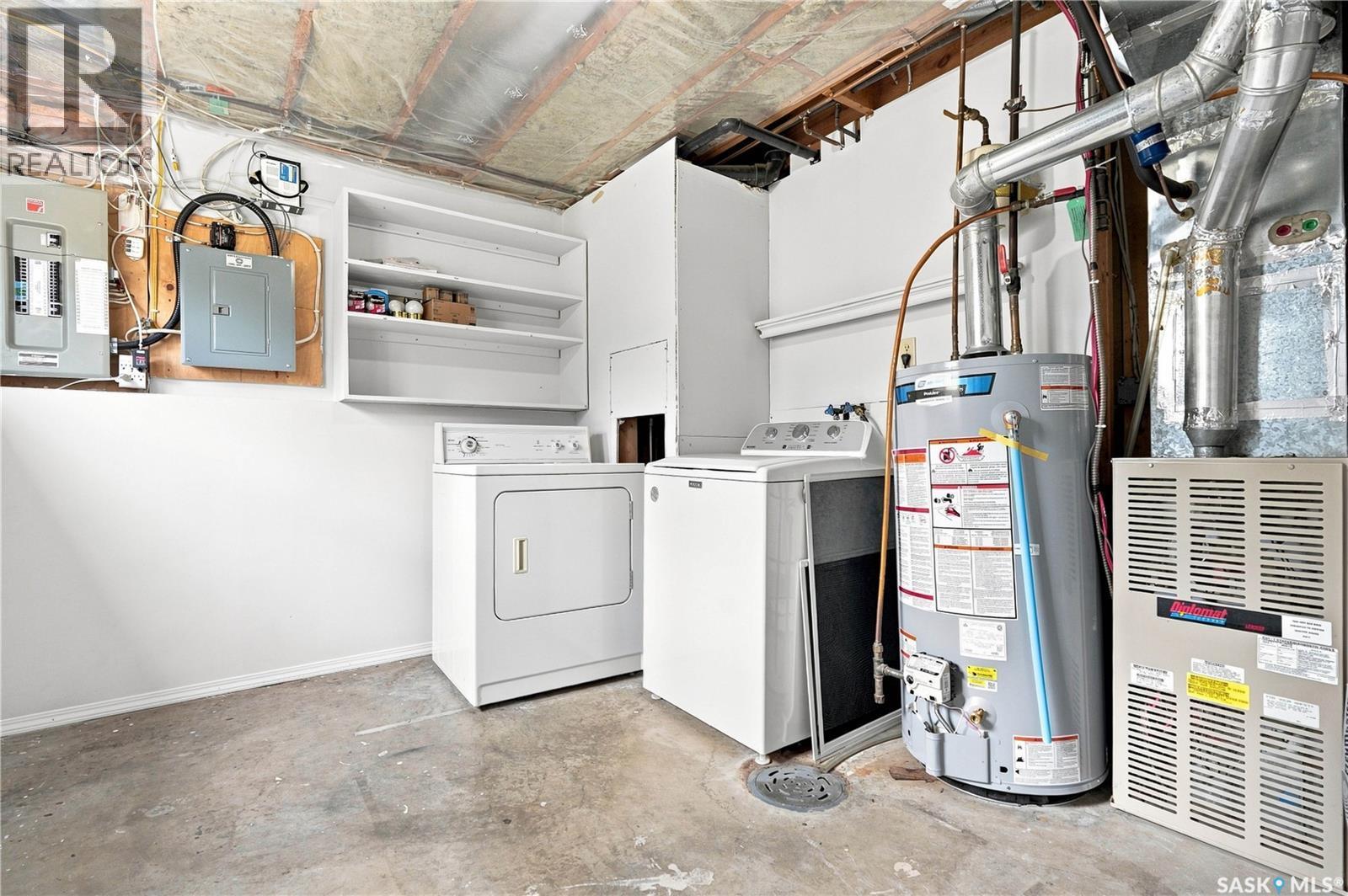 205 Imperial Street, Saskatoon, SK - Indoor Photo Showing Laundry Room