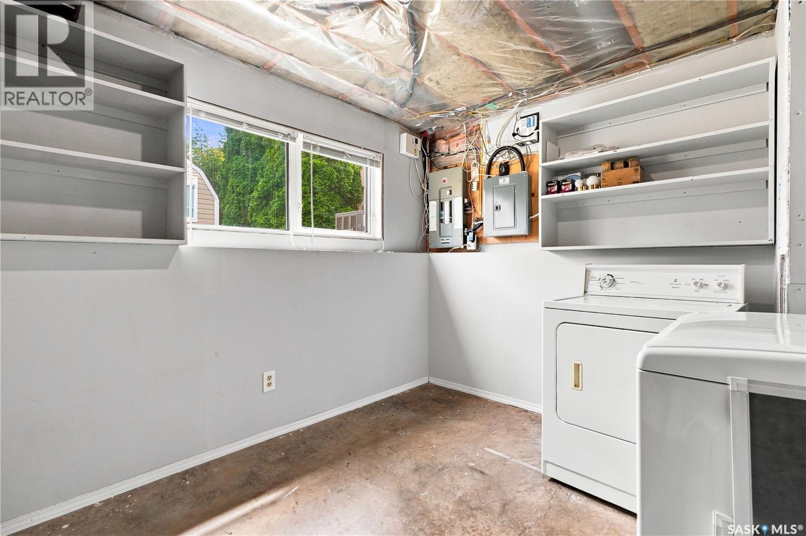 205 Imperial Street, Saskatoon, SK - Indoor Photo Showing Laundry Room
