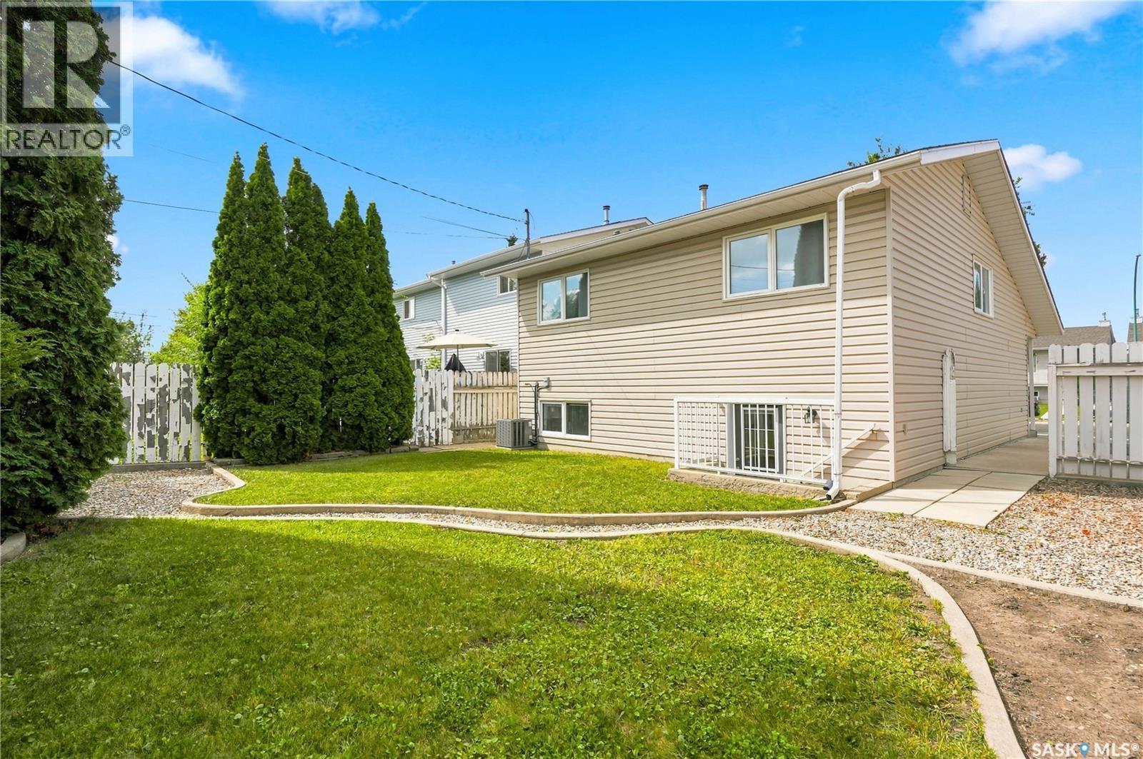 205 Imperial Street, Saskatoon, SK - Outdoor
