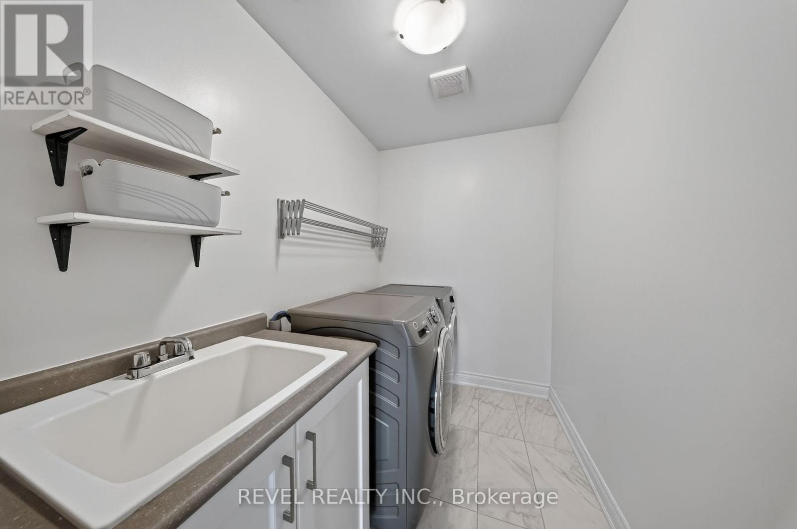 455 Ramsey Place, Milton, ON - Indoor Photo Showing Laundry Room