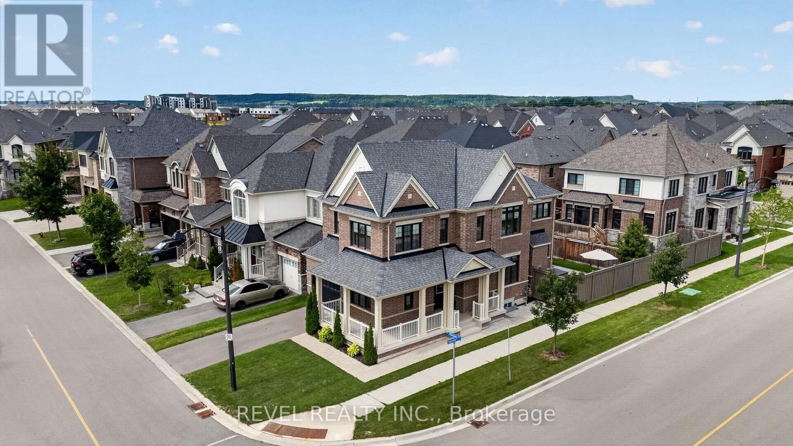455 Ramsey Place, Milton, ON - Outdoor With Facade