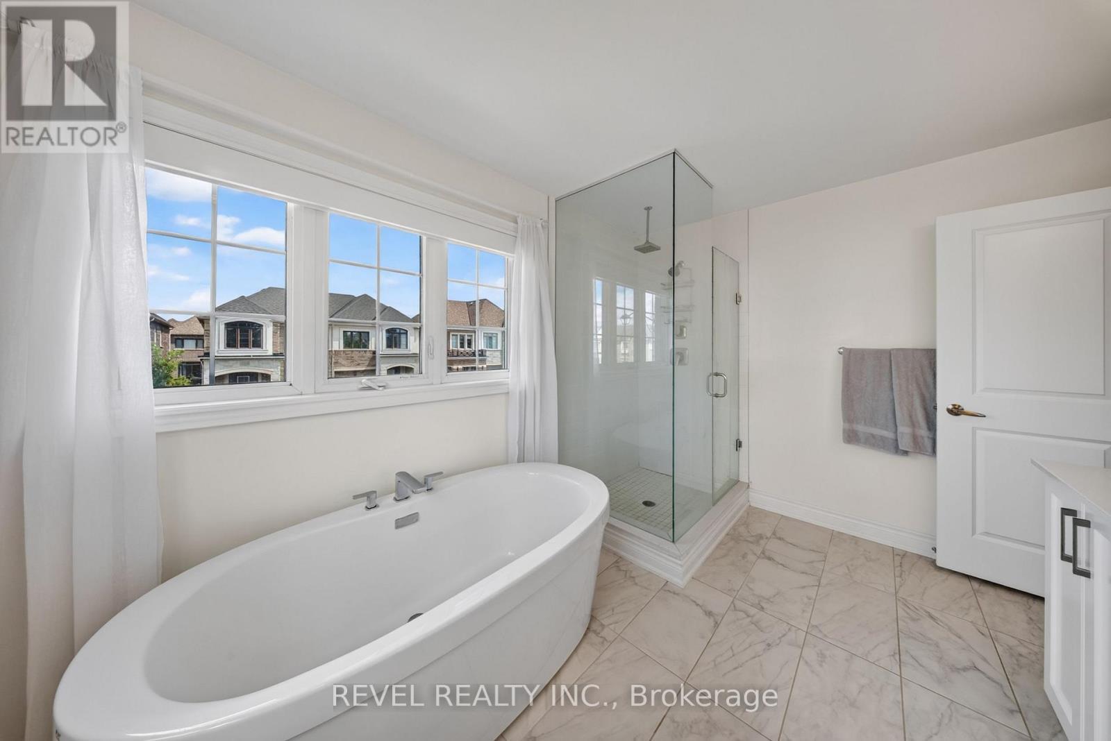 455 Ramsey Place, Milton, ON - Indoor Photo Showing Bathroom
