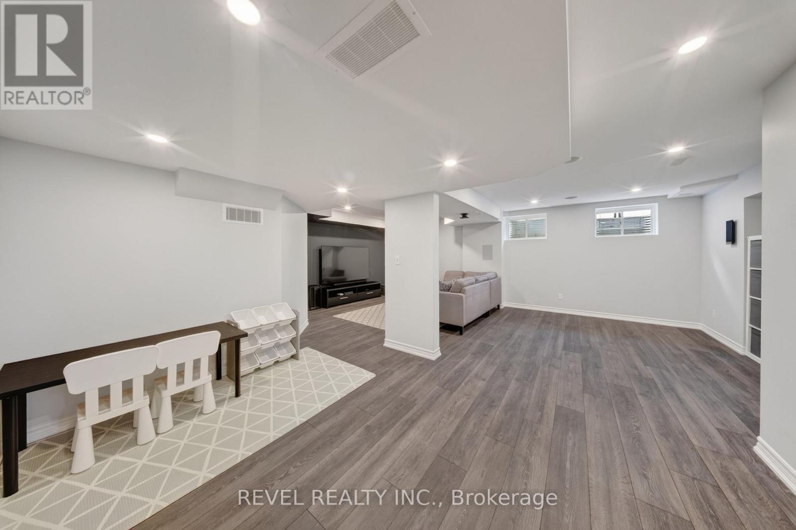 455 Ramsey Place, Milton, ON - Indoor Photo Showing Other Room