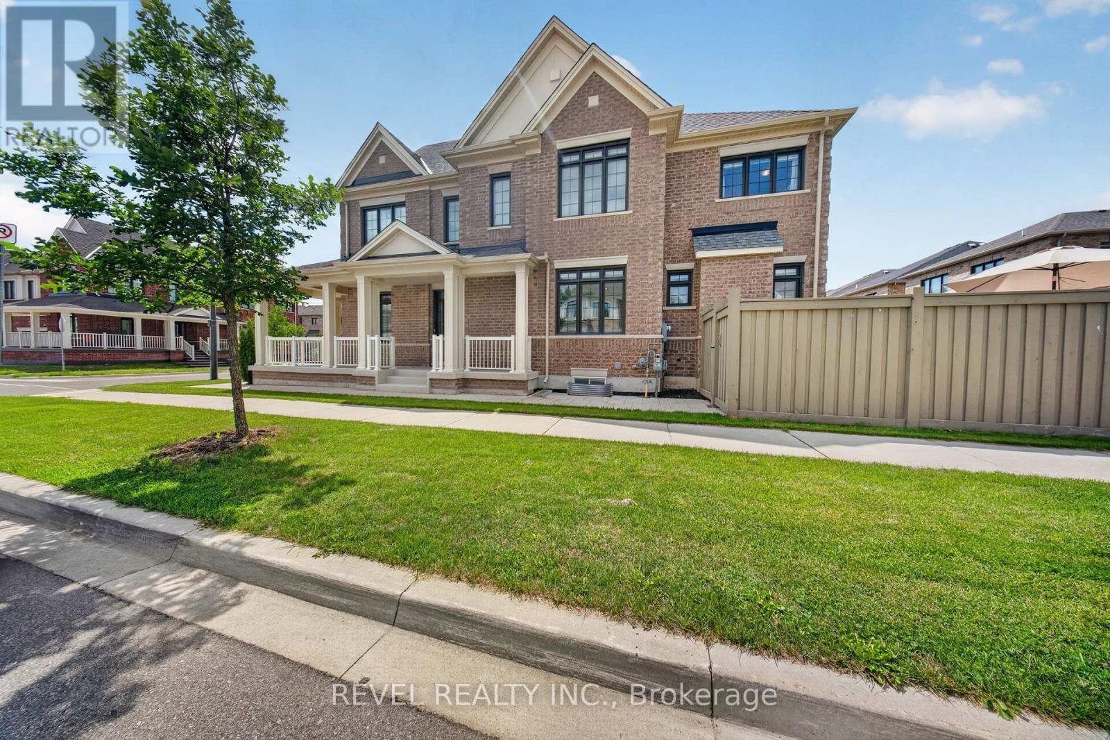 455 Ramsey Place, Milton, ON - Outdoor With Deck Patio Veranda With Facade