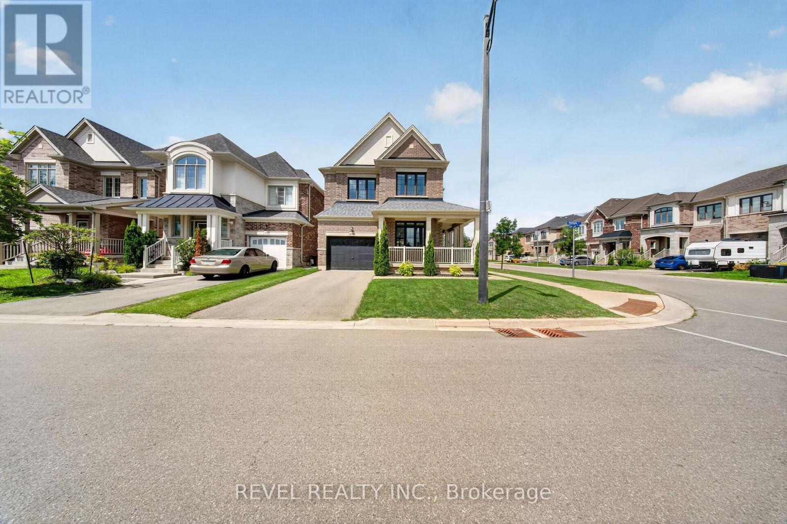 455 Ramsey Place, Milton, ON - Outdoor With Facade