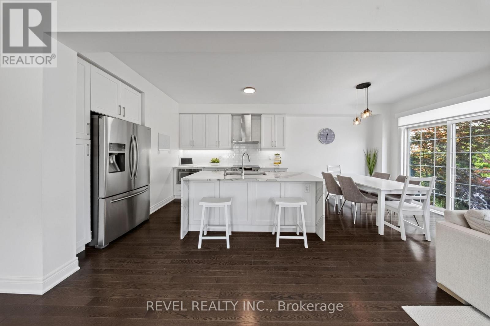 455 Ramsey Place, Milton, ON - Indoor Photo Showing Kitchen With Upgraded Kitchen