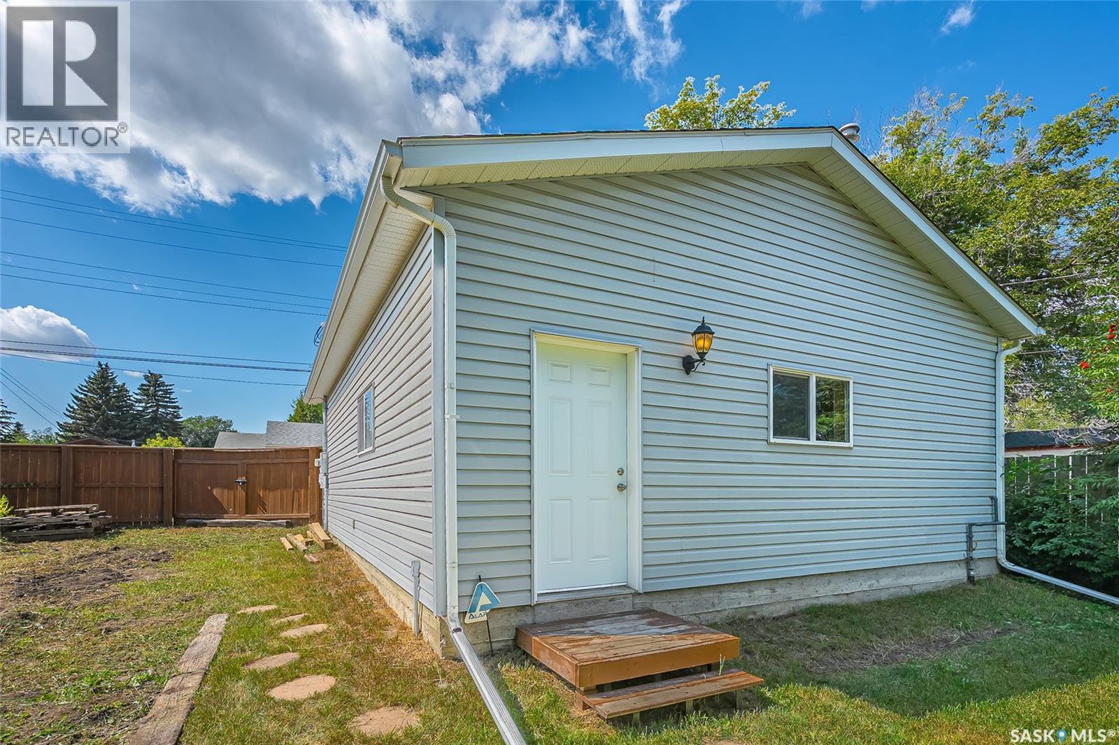 503 P Avenue N, Saskatoon, SK - Outdoor