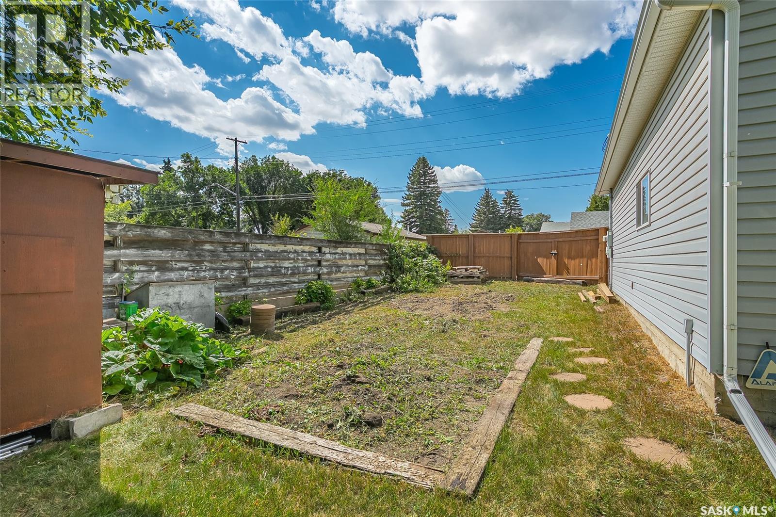 503 P Avenue N, Saskatoon, SK - Outdoor