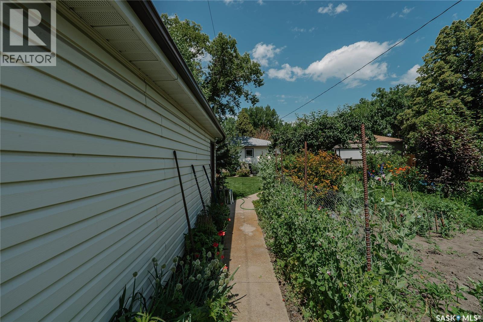 127 107Th Street W, Saskatoon, SK - Outdoor