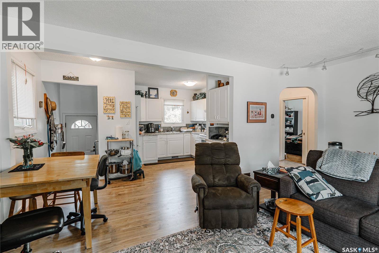 127 107Th Street W, Saskatoon, SK - Indoor Photo Showing Living Room