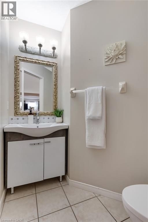 913 Copper Leaf Crescent, Kitchener, ON - Indoor Photo Showing Bathroom