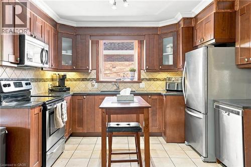 111 Sharon Avenue, Hamilton, ON - Indoor Photo Showing Kitchen