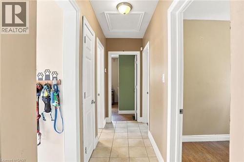 111 Sharon Avenue, Hamilton, ON - Indoor Photo Showing Other Room