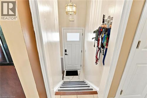111 Sharon Avenue, Hamilton, ON - Indoor Photo Showing Other Room
