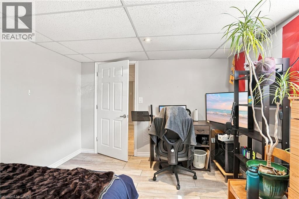 111 Sharon Avenue, Hamilton, ON - Indoor