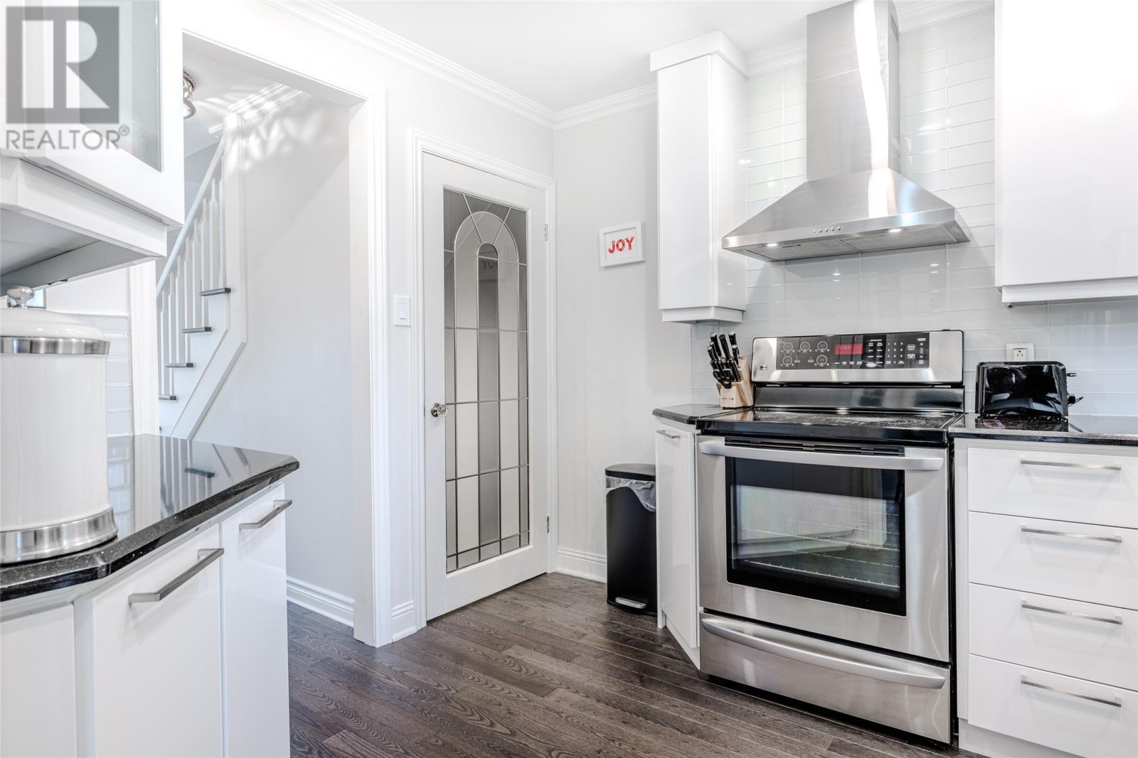 10 Browne Crescent, St. John'S, NL - Indoor Photo Showing Kitchen