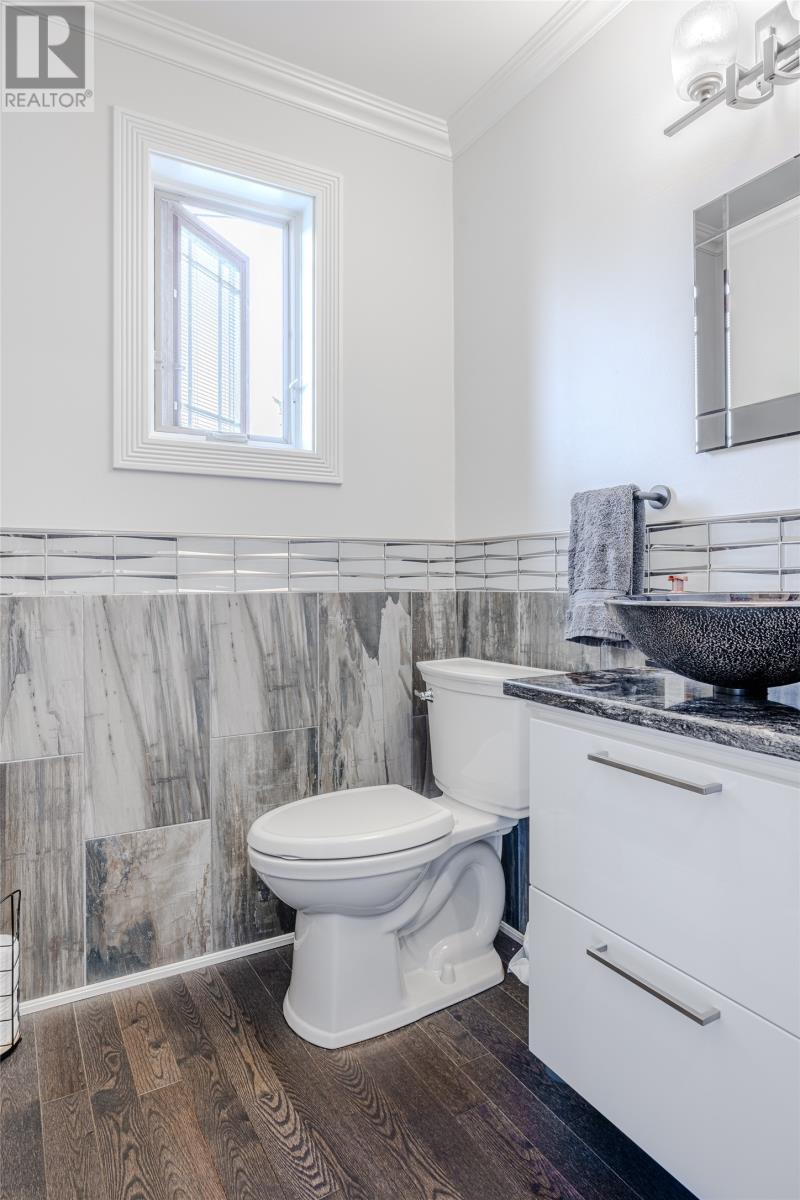 10 Browne Crescent, St. John'S, NL - Indoor Photo Showing Bathroom