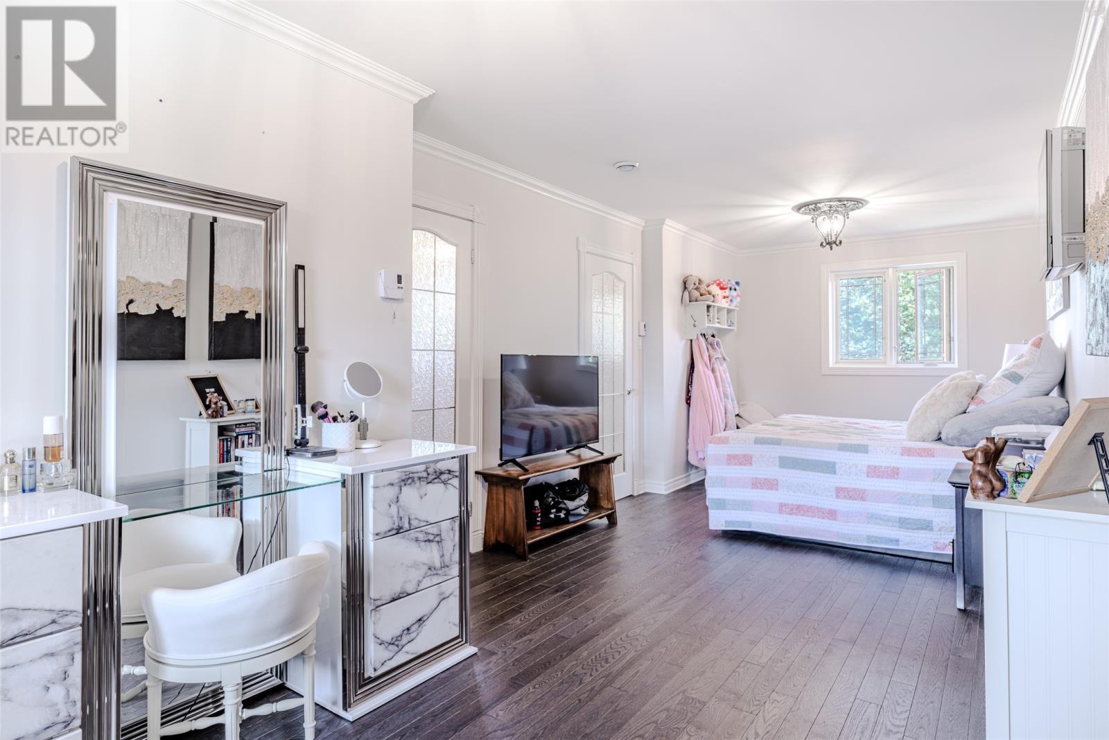 10 Browne Crescent, St. John'S, NL - Indoor