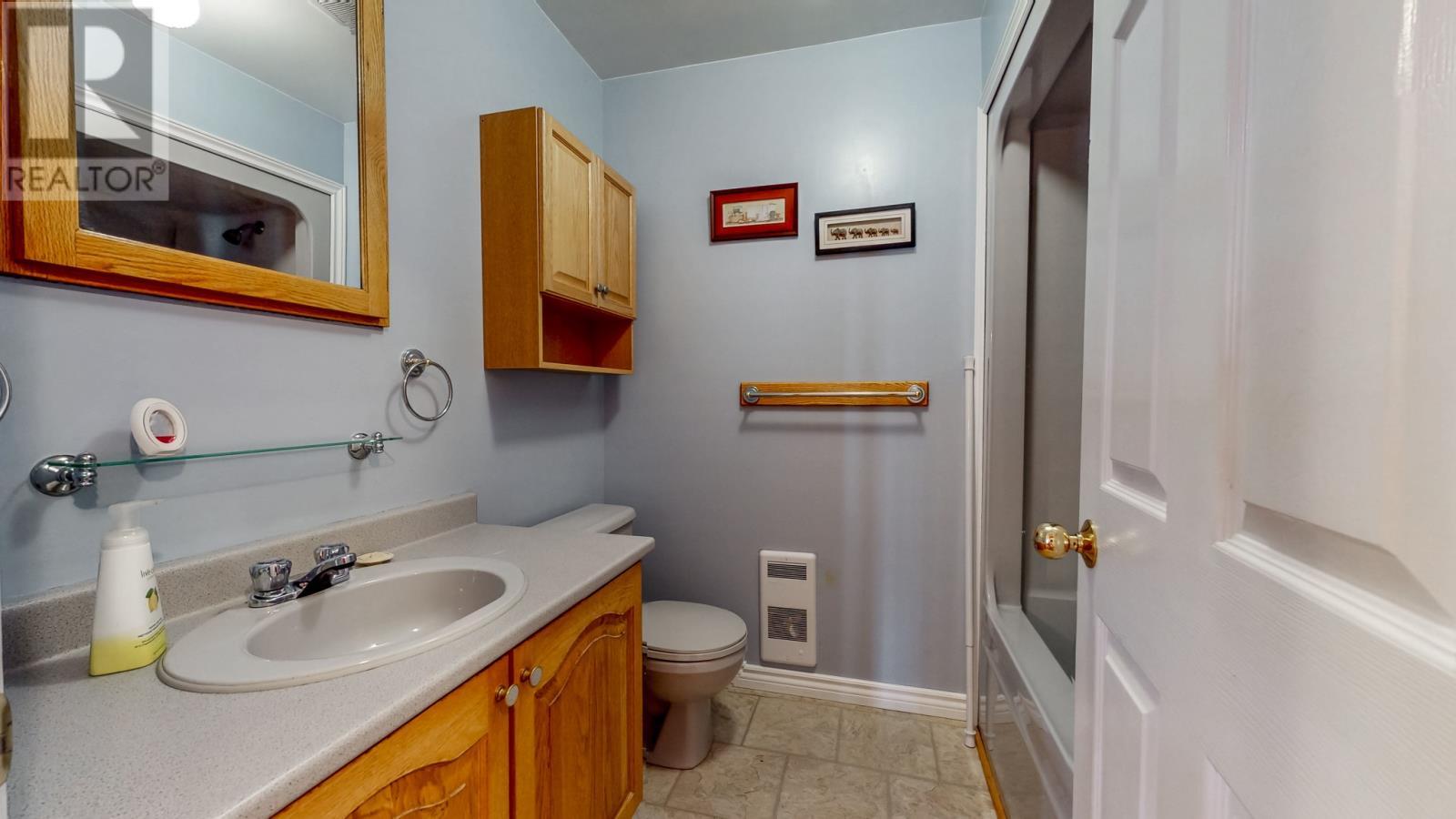 1 Hector Place, Paradise, NL - Indoor Photo Showing Bathroom