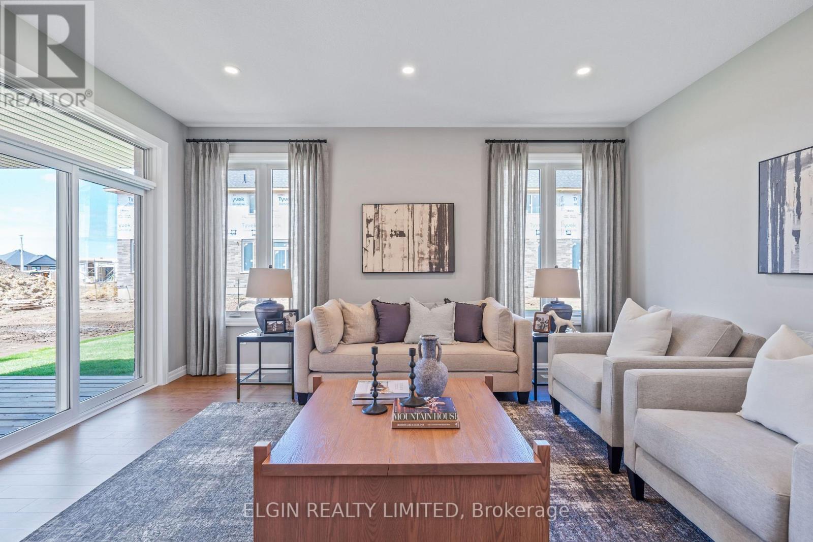 3 Hemlock Crescent, Aylmer, ON - Indoor Photo Showing Living Room