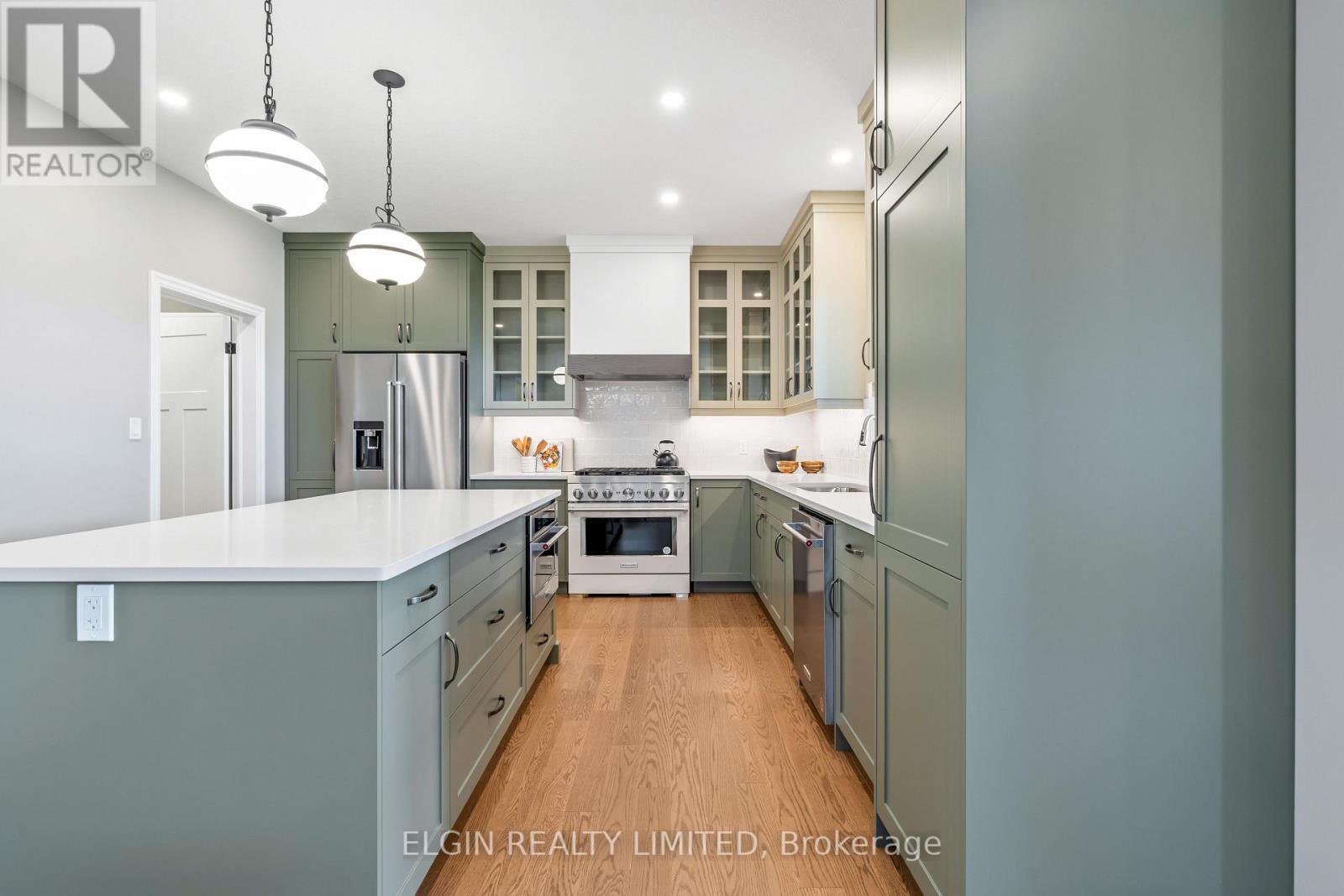 3 Hemlock Crescent, Aylmer, ON - Indoor Photo Showing Kitchen With Upgraded Kitchen