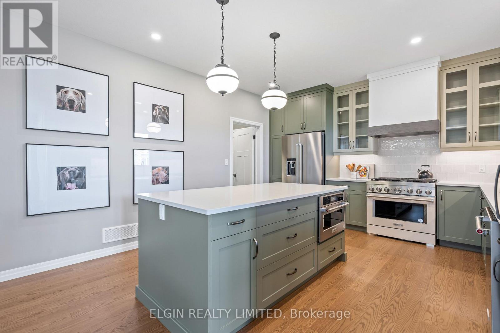 3 Hemlock Crescent, Aylmer, ON - Indoor Photo Showing Kitchen With Upgraded Kitchen