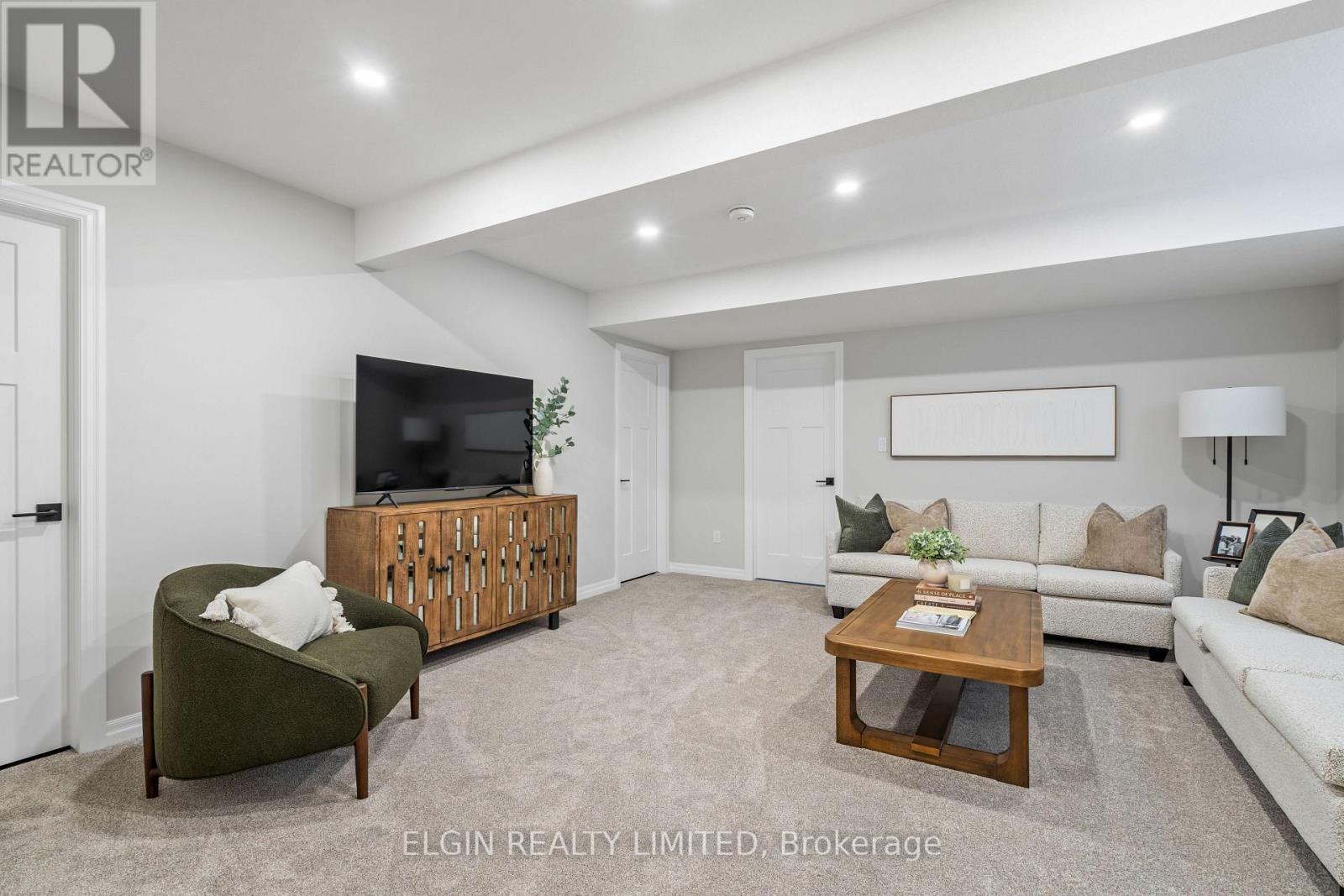 3 Hemlock Crescent, Aylmer, ON - Indoor Photo Showing Living Room