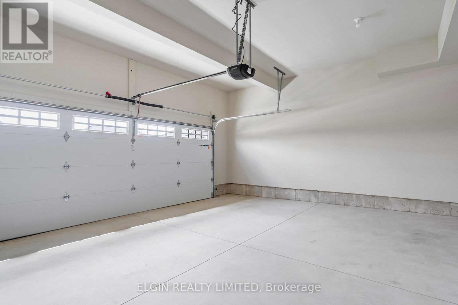 3 Hemlock Crescent, Aylmer, ON - Indoor Photo Showing Garage