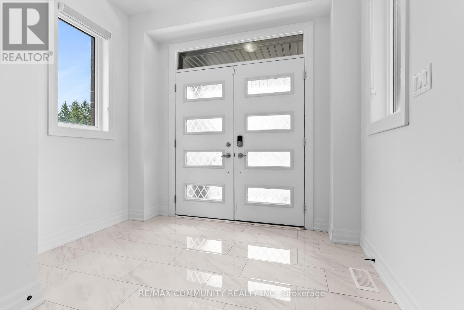 2879 Foxden Square, Pickering, ON - Indoor Photo Showing Other Room