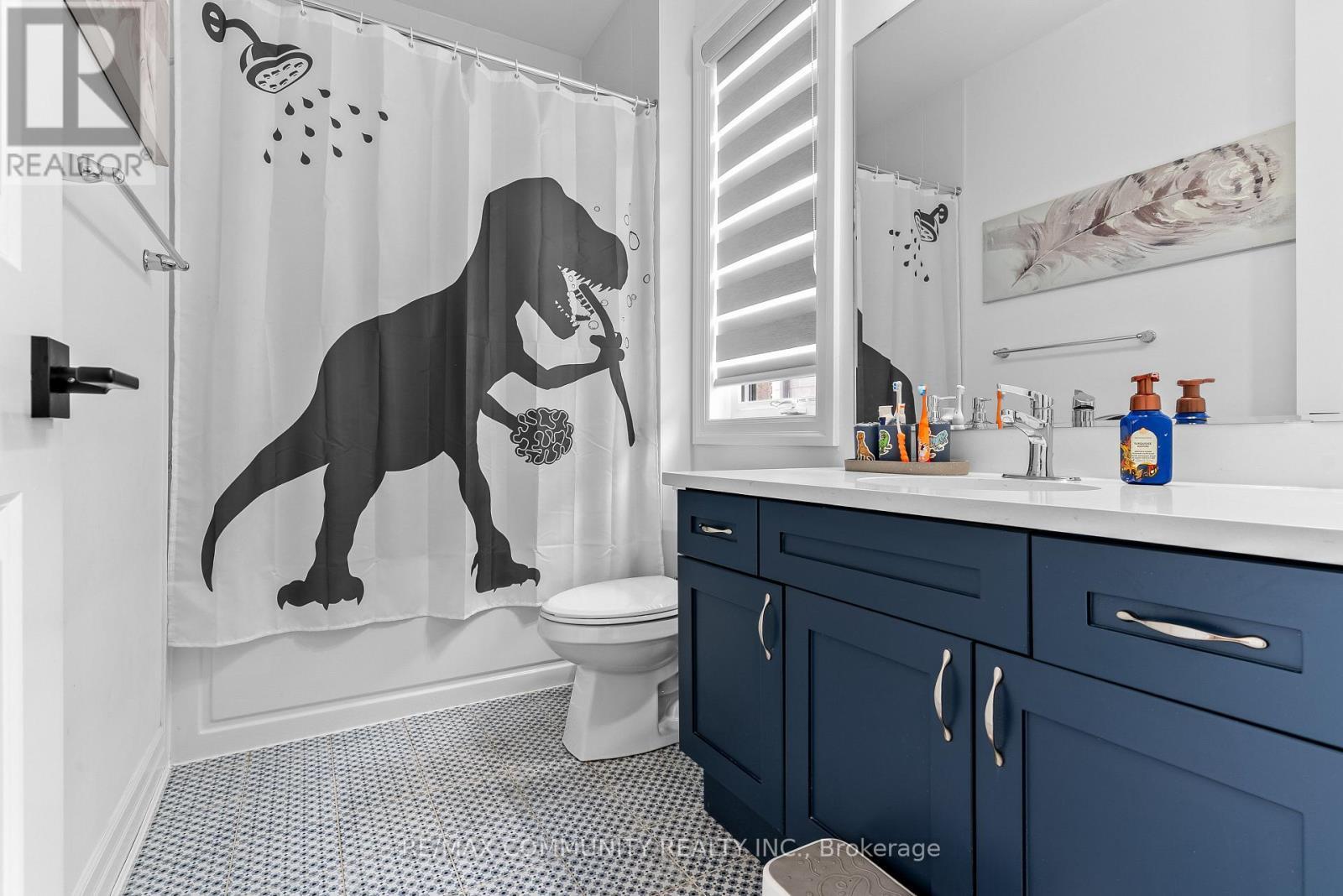 2879 Foxden Square, Pickering, ON - Indoor Photo Showing Bathroom