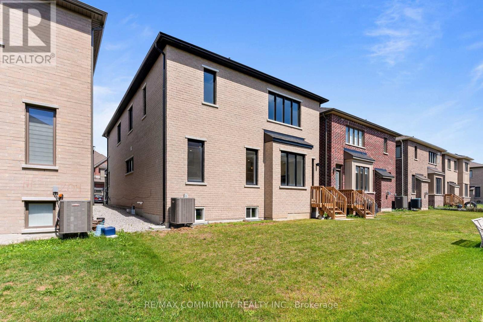 2879 Foxden Square, Pickering, ON - Outdoor With Exterior